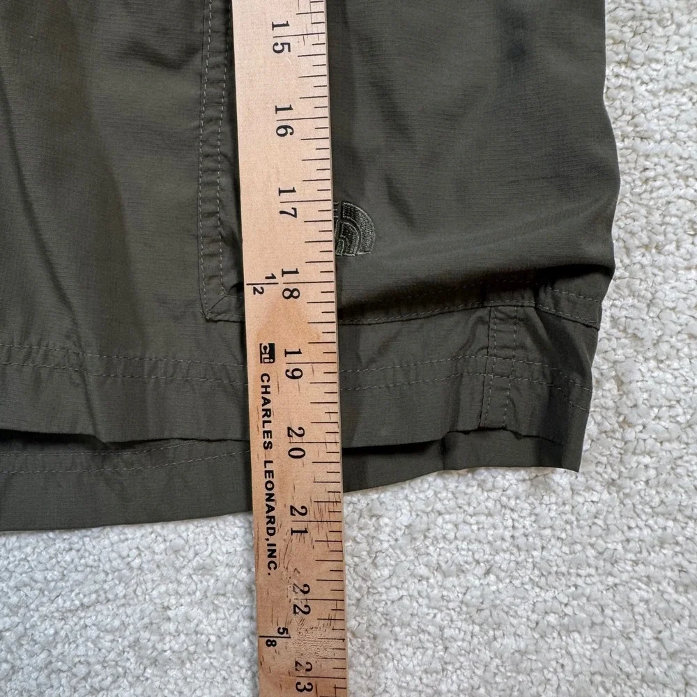 The North Face Cargo Shorts Mens XL Green Ripstop Hiking Outdoor